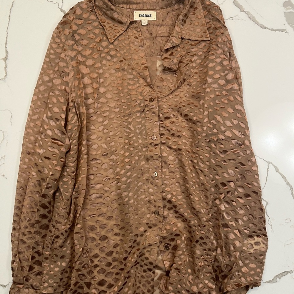 L’AGENCE Nina Silk Blend Spread Collar Blouse In Tawny Burnout, Large